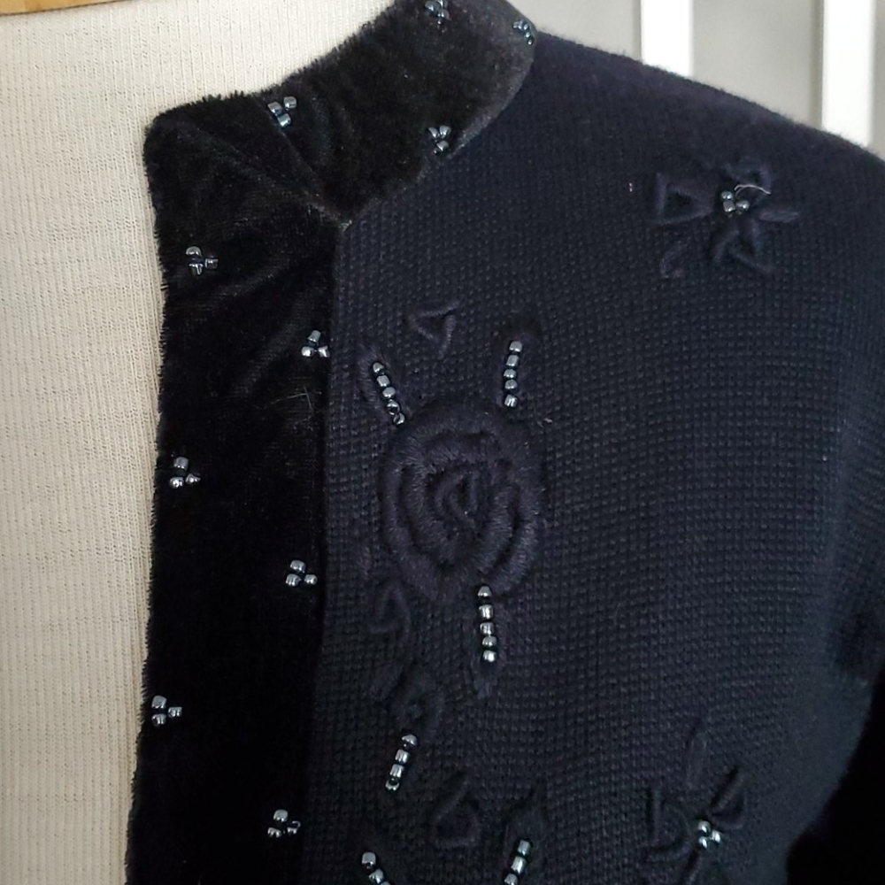 Vintage Ship'N Shore Black Beaded Embroidered Hook Front Cardigan Sweater Small - Picture 5 of 13